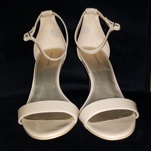 Bandolino Nude Heels